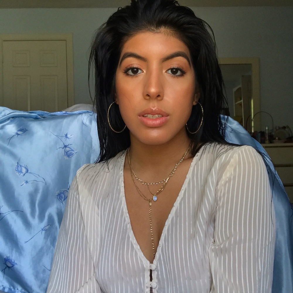 Meet your Posher, Adriana